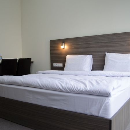Hotel M9 Tbilisi ภายนอก รูปภาพ